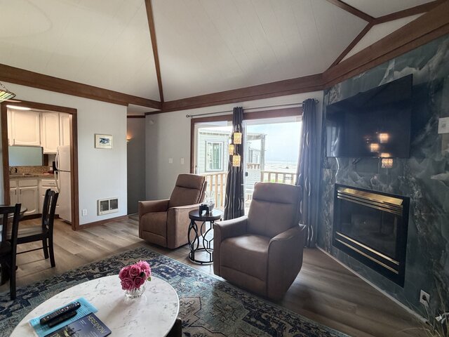 Image 3 for 117) 1BR Suite, 1 bath, no pets