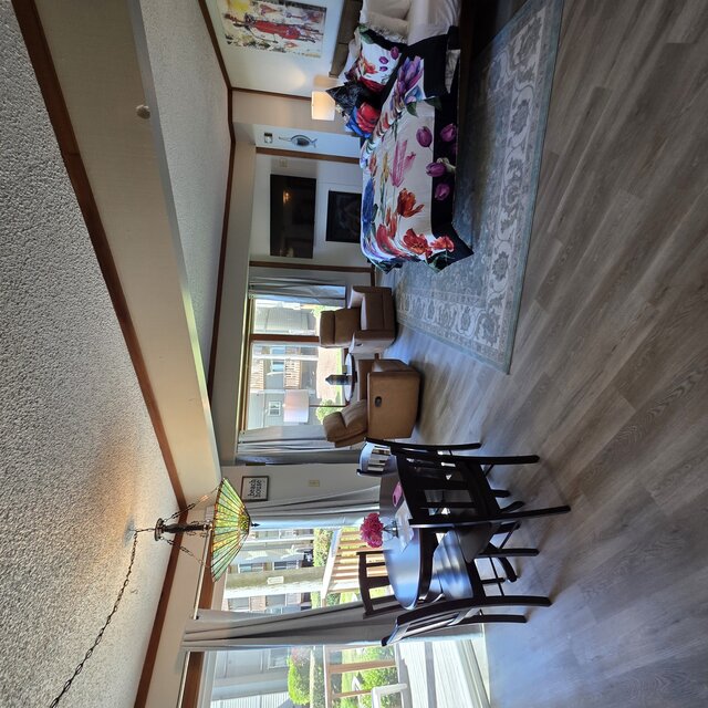 Image 1 for 122) Studio, full kitchen, pet friendly
