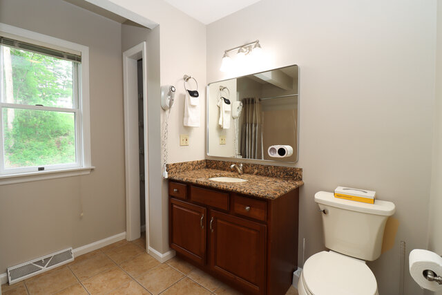 Image 12 for 16) Unit 16