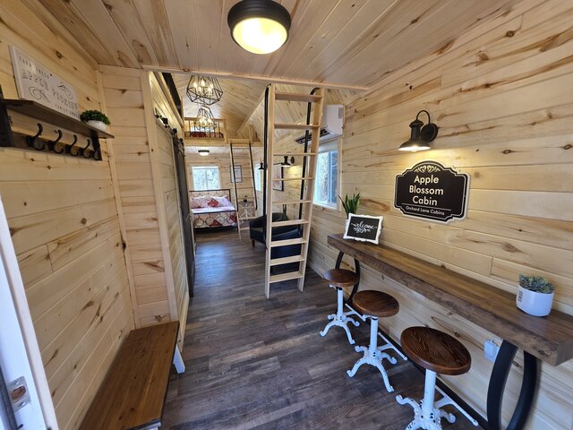 Image 8 for Apple Blossom Cabin