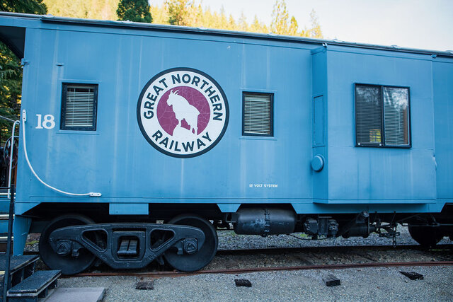 Image 1 for 18) Caboose #18 (1 Queen, 2 Twins) - Great Northern