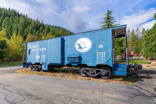 Image 2 for 16) Caboose #16 (1 Queen, 3 Twins) - Yreka Western