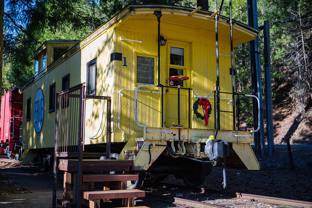 Image 3 for 01) Caboose #1 (1 King, 1 Twin) - Erie Yellow Caboose