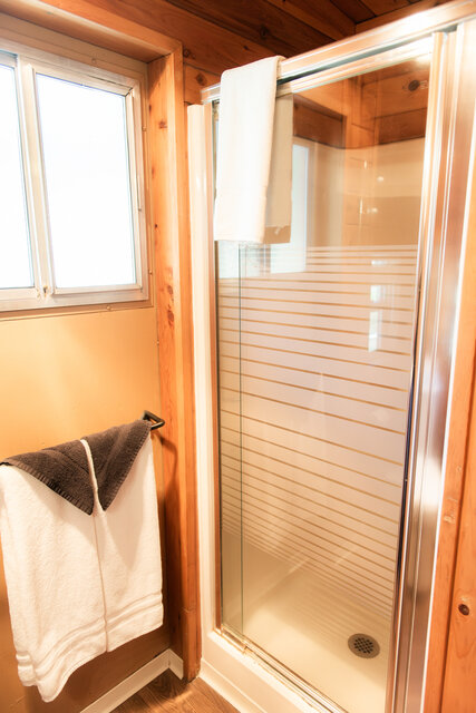 Image 7 for 08) Caboose #8 (2 Full Beds) - Red Bay Window Caboose