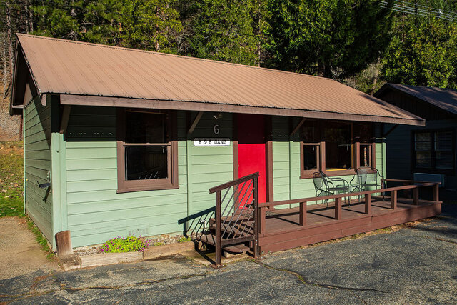 Image 1 for 06) Cabin #6 (2 Bdrm, 2 Queens) - B&B Gang Cabin