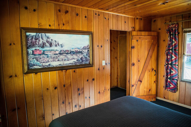 Image 5 for 06) Cabin #6 (2 Bdrm, 2 Queens) - B&B Gang Cabin