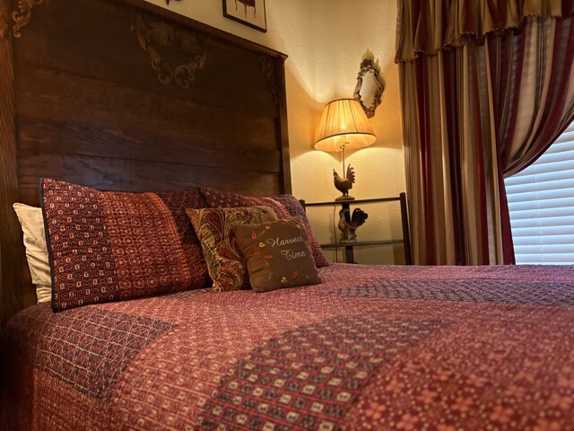 Image 2 for Autumn Harvest (The Inn)