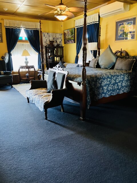 Image 3 for Blue Willow (Daffodil Cottage)
