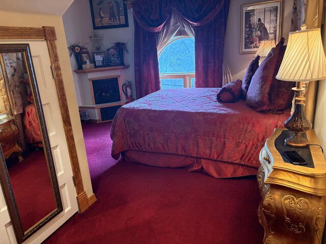 Image 2 for Paris (Briarwood Lodge)