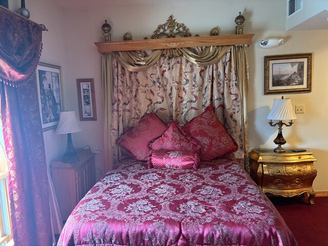 Image 4 for Paris (Briarwood Lodge)