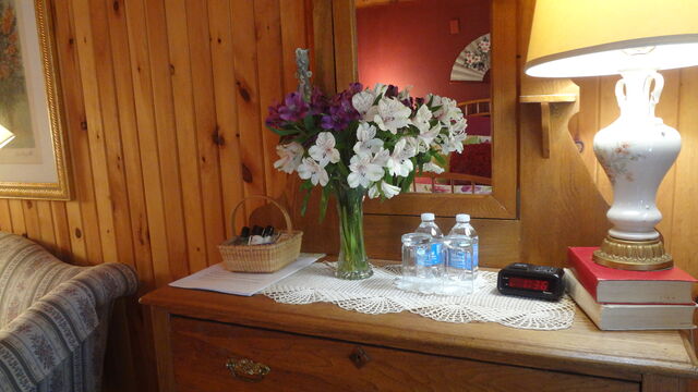 Image 4 for Monument Room