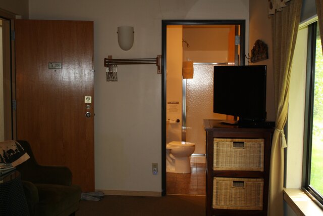 Image 2 for 206 (Porter w/1 Queen) Moose