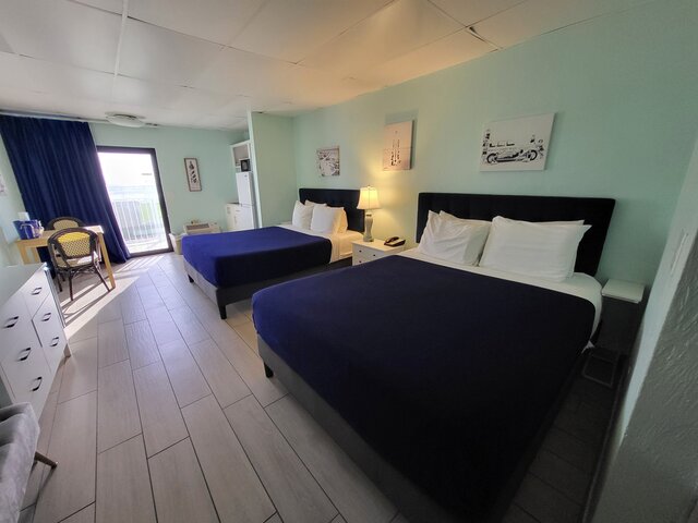 Image 1 for Poolside 2 Queens