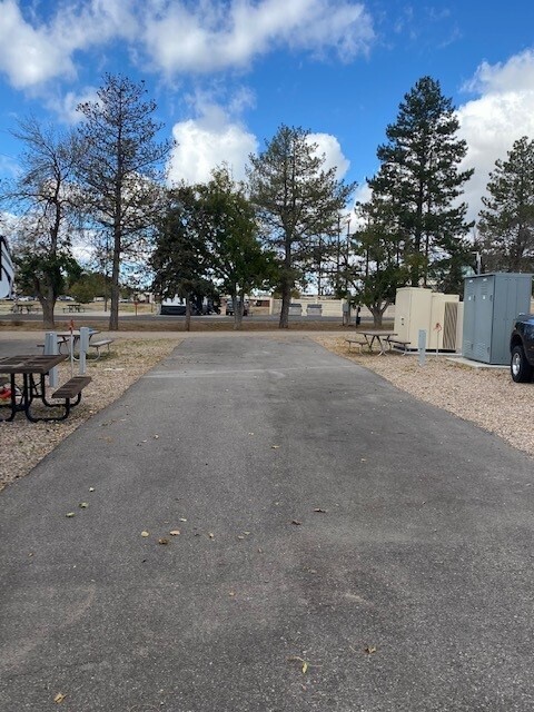 Image 1 for 022) Back in site