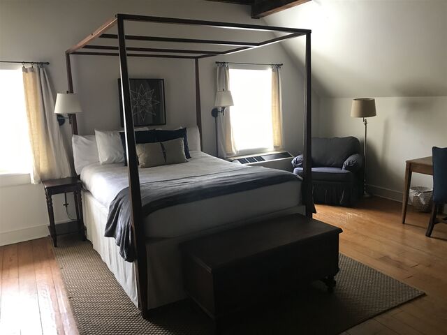 Image 1 for Mill Room 17