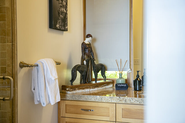 Image 8 for Madrone - Deluxe Cottage Suite