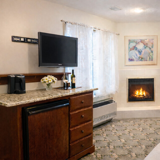 Image 4 for Queen Deluxe 206