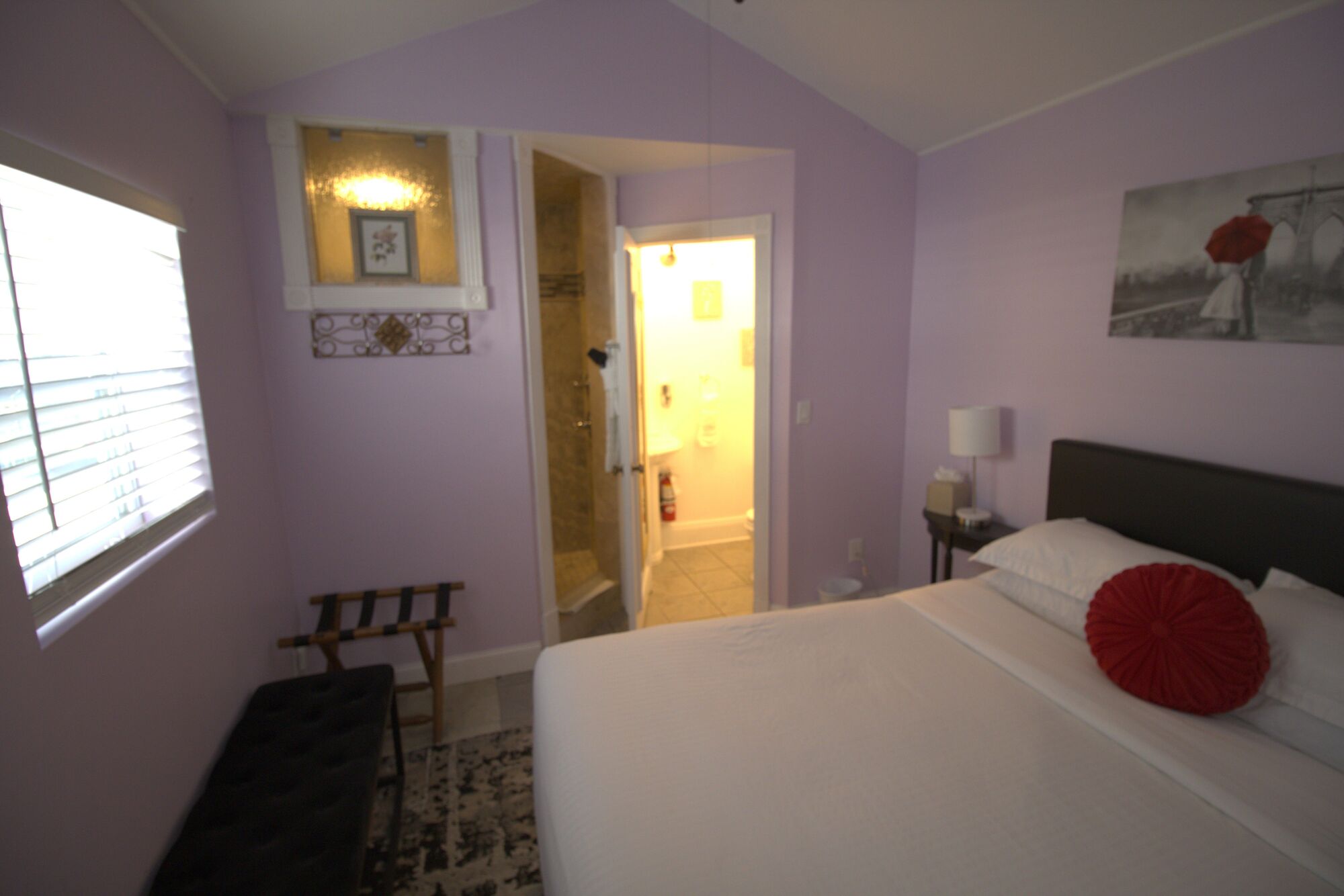 Image for 07) Rawlings' Bungalow (Queen) 