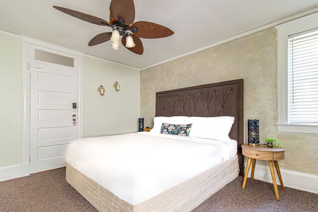 Image 5 for 03) Diamond Lil's (King)