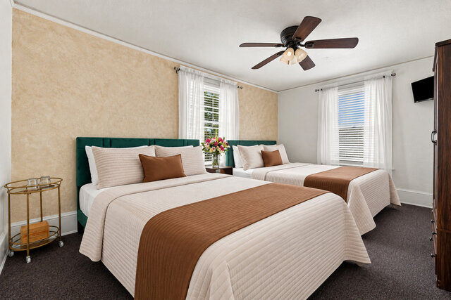 Image 2 for 05) Audubon's Quarters (Two Queen Beds)