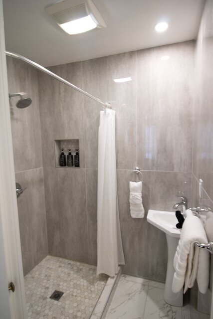 Image 1 for 02) Flagler's (King)