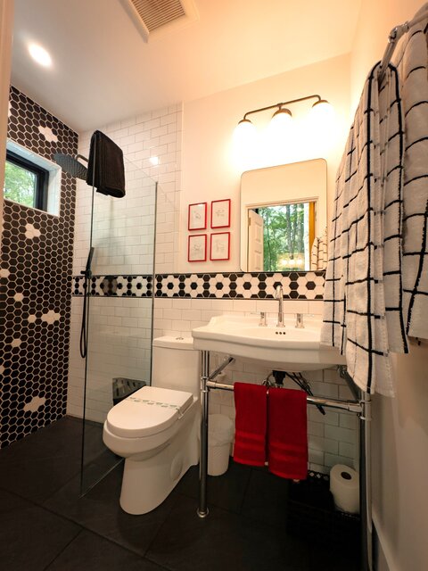 Image 14 for Glass Suite - Unit 2 (Pet friendly)