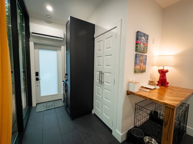 Image 13 for Glass Suite - Unit 2 (Pet friendly)