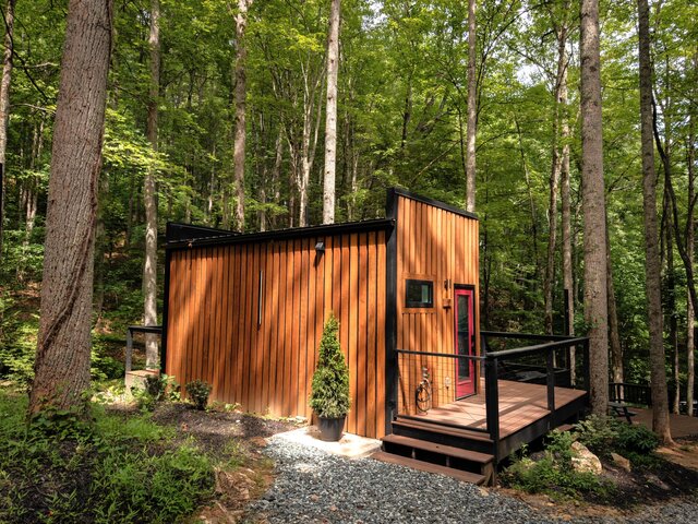 Image 4 for Glass Suite - Unit 2 (Pet friendly)