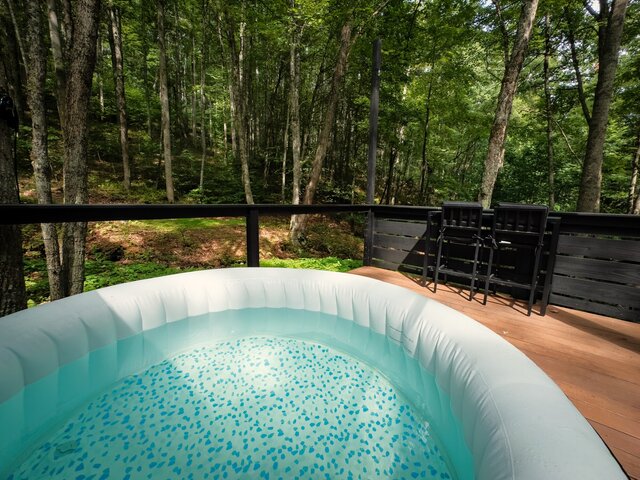 Image 21 for Glass Suite - Unit 2 (Pet friendly)