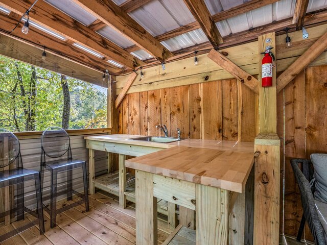 Image 6 for Site 86- Grand Deluxe RV Site 30/50 Amp [98'/60']