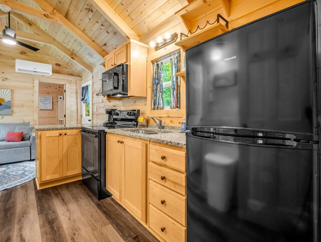 Image 7 for The Blue Ridge Bunkhouse [6]