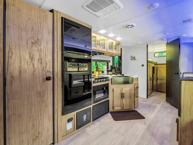 Image 8 for The Ember Escape Travel Trailer [5]