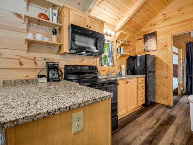 Image 8 for The Blue Ridge Bunkhouse [6]