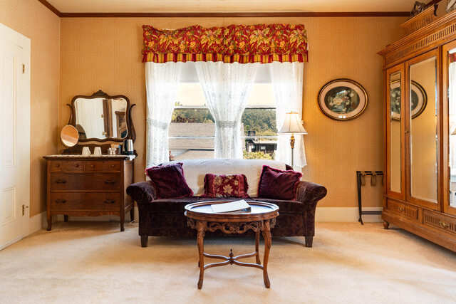 Image 3 for Bessie Strauss Suite