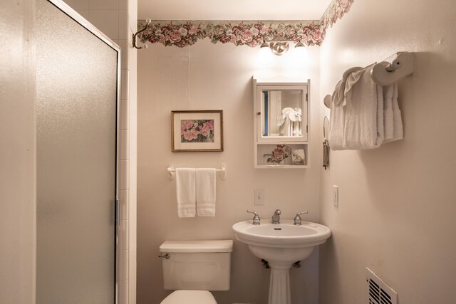 Image 5 for Annies Room