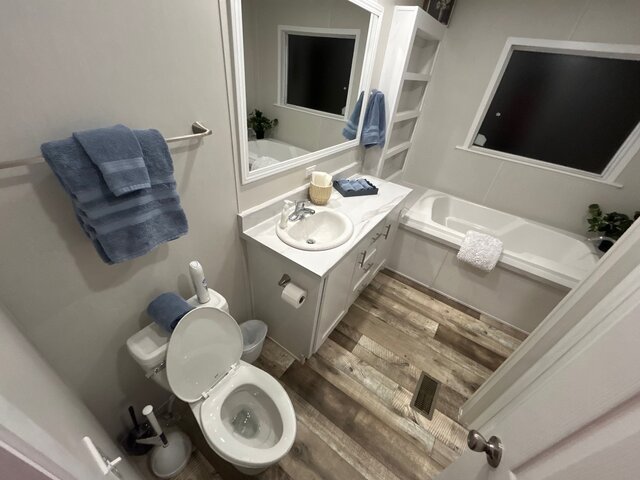 Image 20 for Turquoise Cottage 3 bed 2 bath Lake View