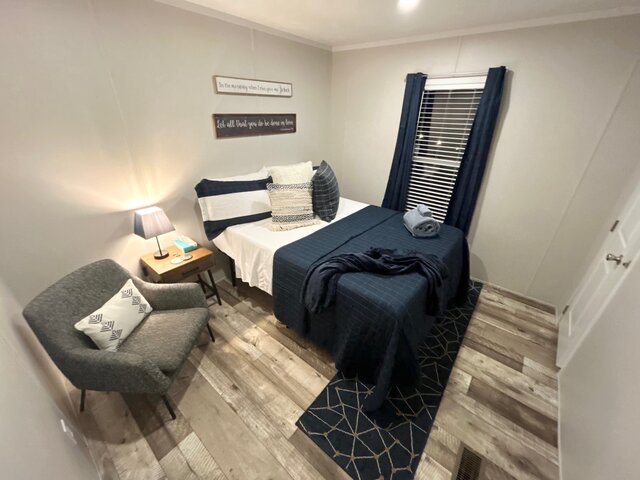 Image 19 for Turquoise Cottage 3 bed 2 bath Lake View