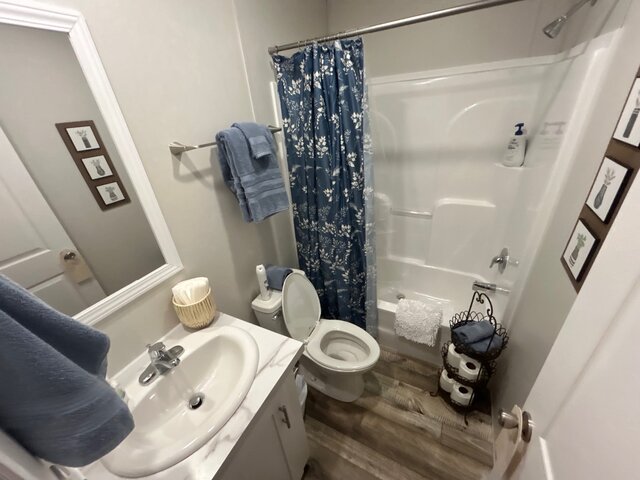 Image 21 for Turquoise Cottage 3 bed 2 bath Lake View