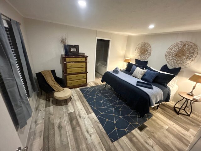 Image 17 for Turquoise Cottage 3 bed 2 bath Lake View