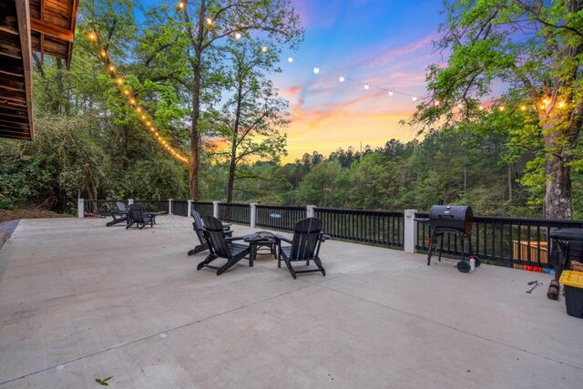 Image 12 for Blue Hollow Lake Retreat (entire property)