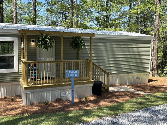 Image 6 for Turquoise Cottage 3 bed 2 bath Lake View