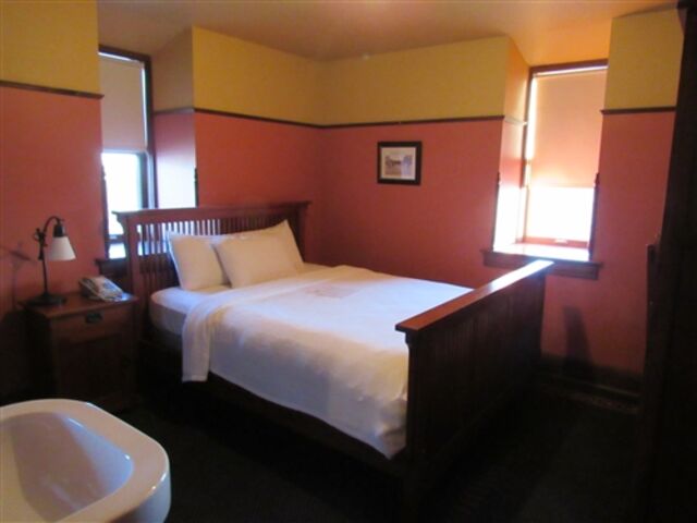 Image 1 for 310) Queen With Walk In Shower