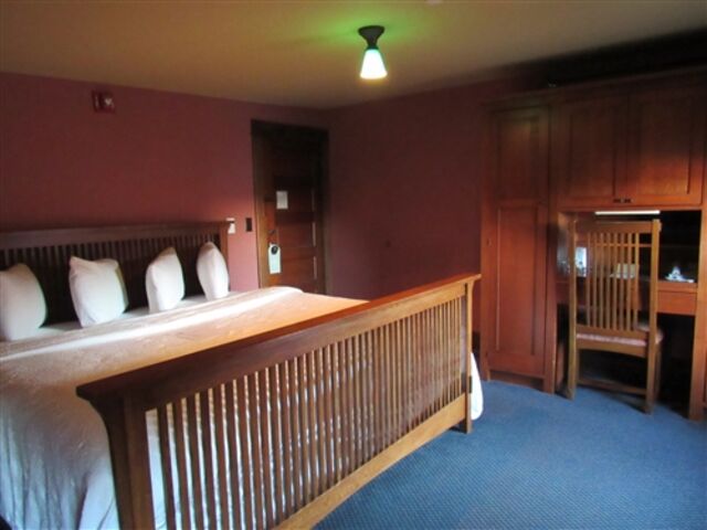 Image 1 for 313) King Suite, Futon, Full Bath