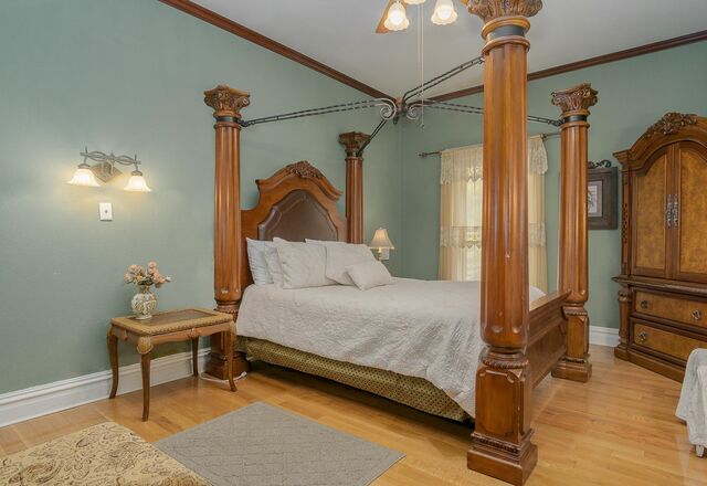 Image 2 for Whole House- 7 Bedrooms