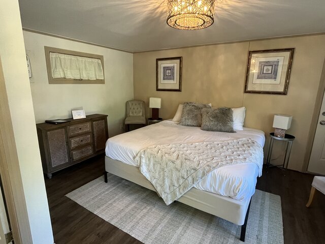 Image 2 for 14/ King Room