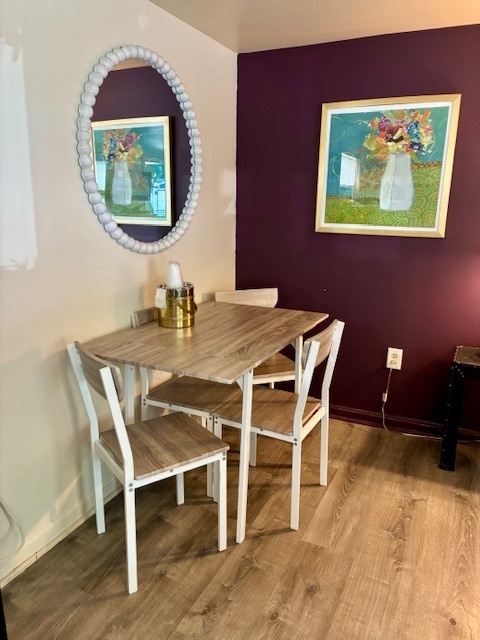 Image 6 for 03) King Kitchenette /Fireplace