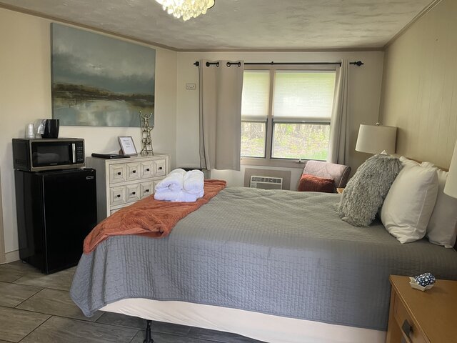 Image 1 for 12/ Queen Room