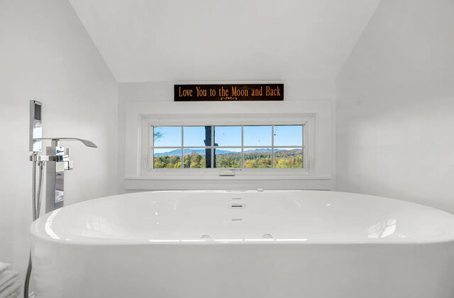 Image 14 for Stowe Farmhouse