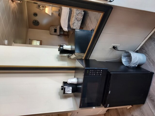 Image 2 for 11) Queen Room