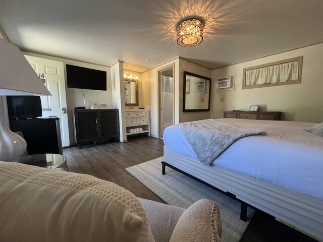 Image 1 for 14/ King Room